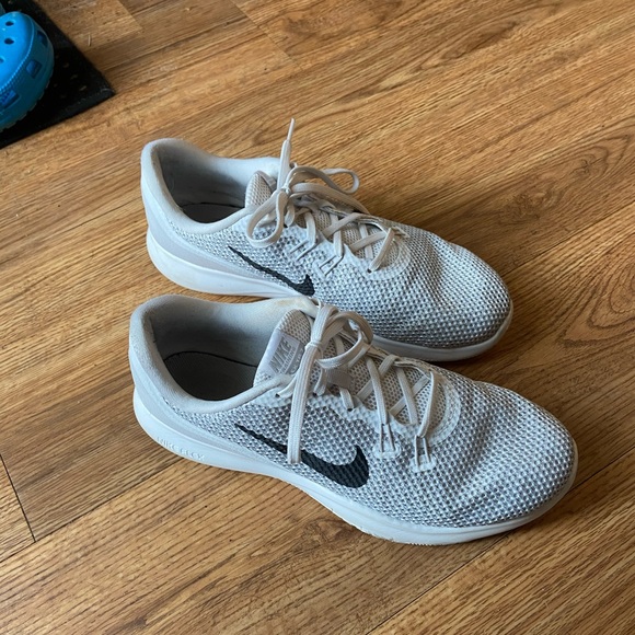 Nike Flex Shoes - Picture 2 of 4